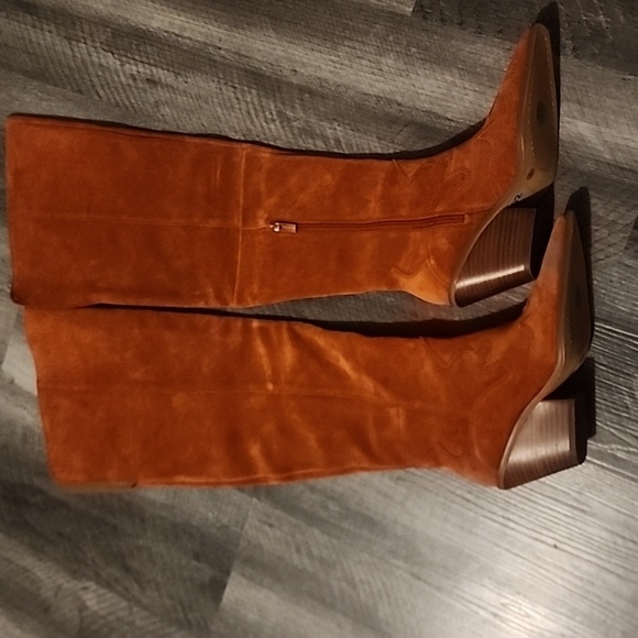 VINCE CAMUTO SHAHARLA KETCHUP BOOT SIZE 8 - Picture 3 of 6